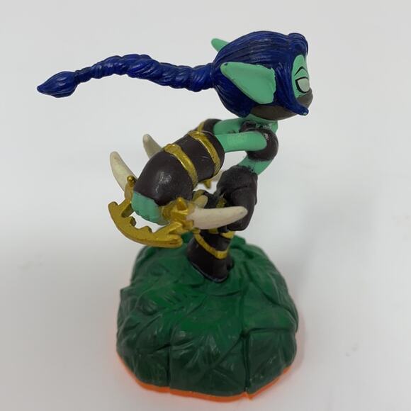 Skylanders Giants Legendary Stealth Elf - Fire Element - Picture 4 of 5